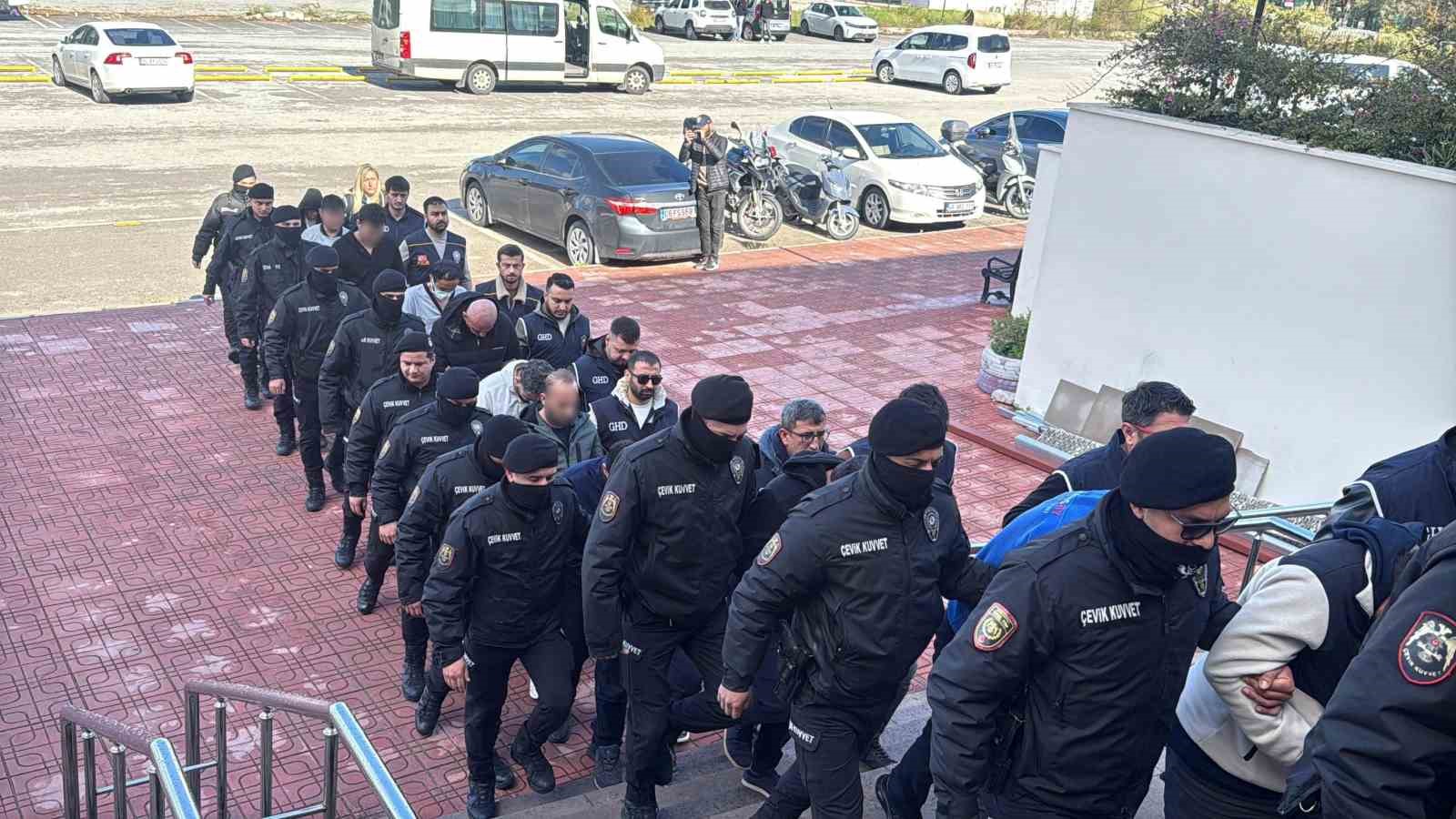 bodrumda 19 multecinin oldugu bot faciasina 12 tutuklama 1 VHutGDLs