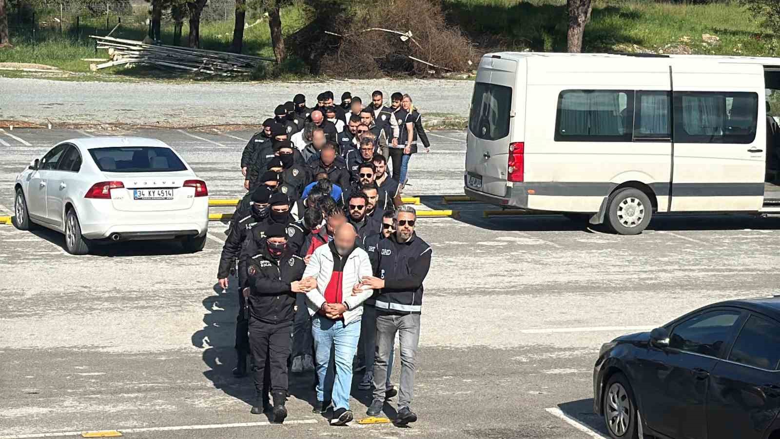 bodrumda 19 multecinin oldugu bot faciasina 12 tutuklama 2 bBvfzFwp