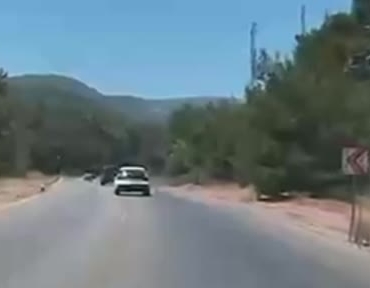 bodrumda-2-kisinin-yaralandigi-kaza-ani-kamerada-2b8HXNjL.jpg