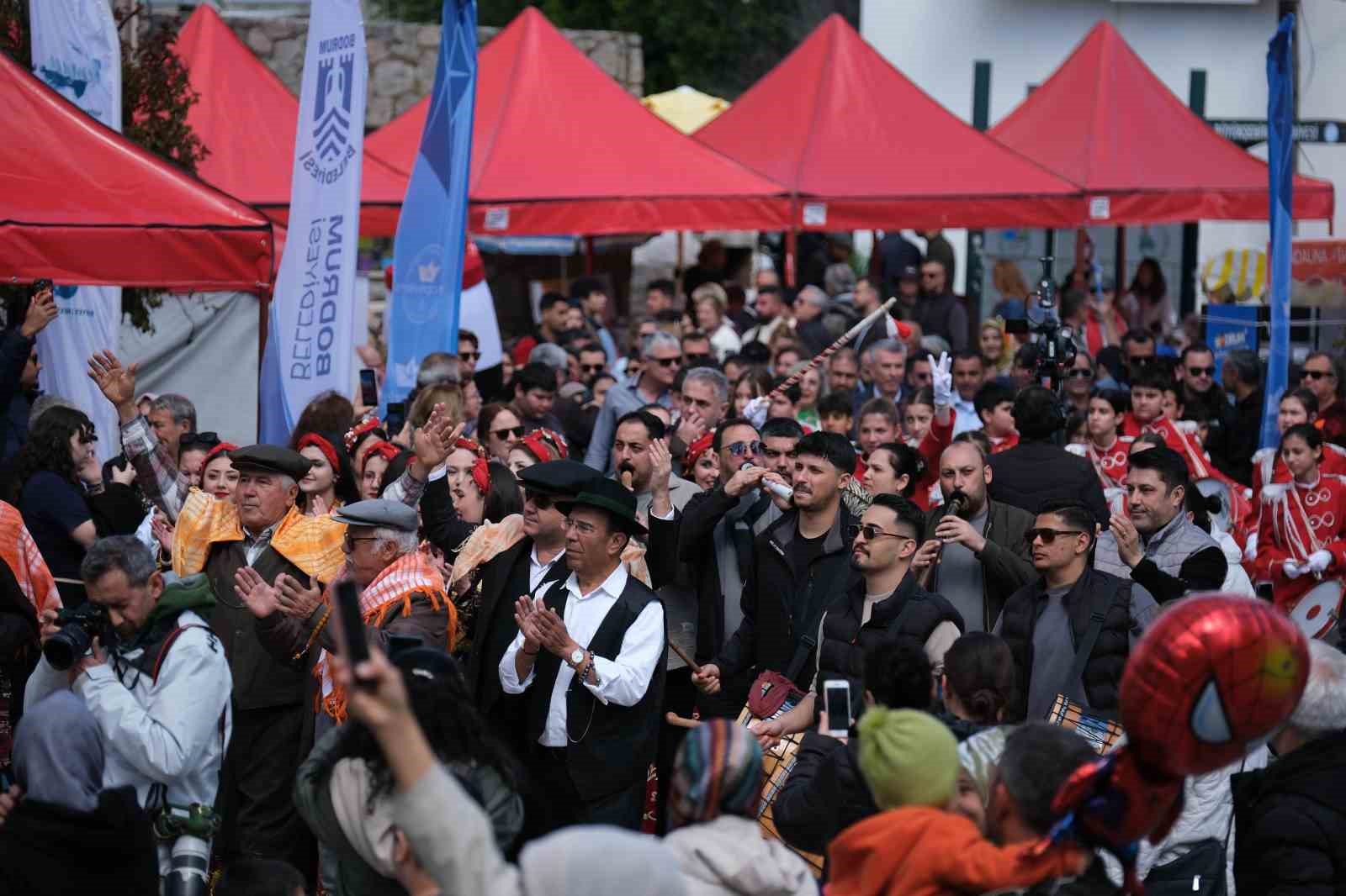 bodrumda aci ot festivaline insan seli 1 vYUtt8Hv