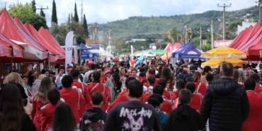 bodrumda-aci-ot-festivaline-insan-seli-FZQi19QM.jpg