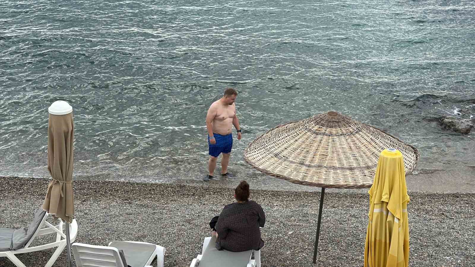 Bodrum’da aynı gün iki manzara: Bir yanda taşkın, diğer yanda deniz keyfi 8 bodrumda ayni gun iki manzara bir yanda taskin diger yanda deniz keyfi 4 pJ5dVQrs