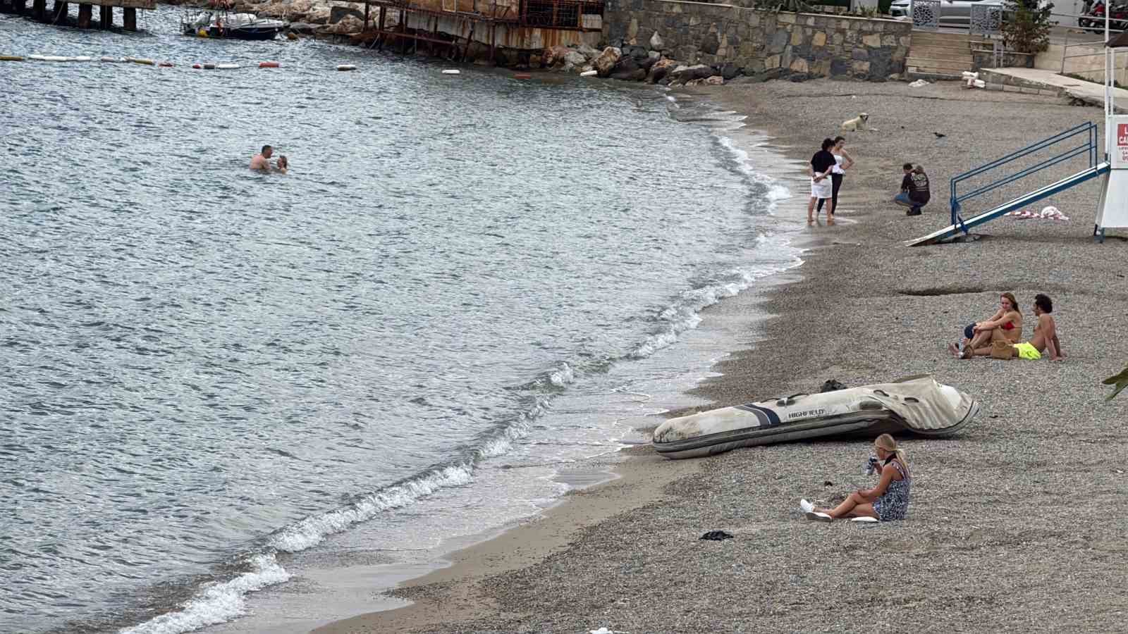 Bodrum’da aynı gün iki manzara: Bir yanda taşkın, diğer yanda deniz keyfi 10 bodrumda ayni gun iki manzara bir yanda taskin diger yanda deniz keyfi 6 7ez8L14z