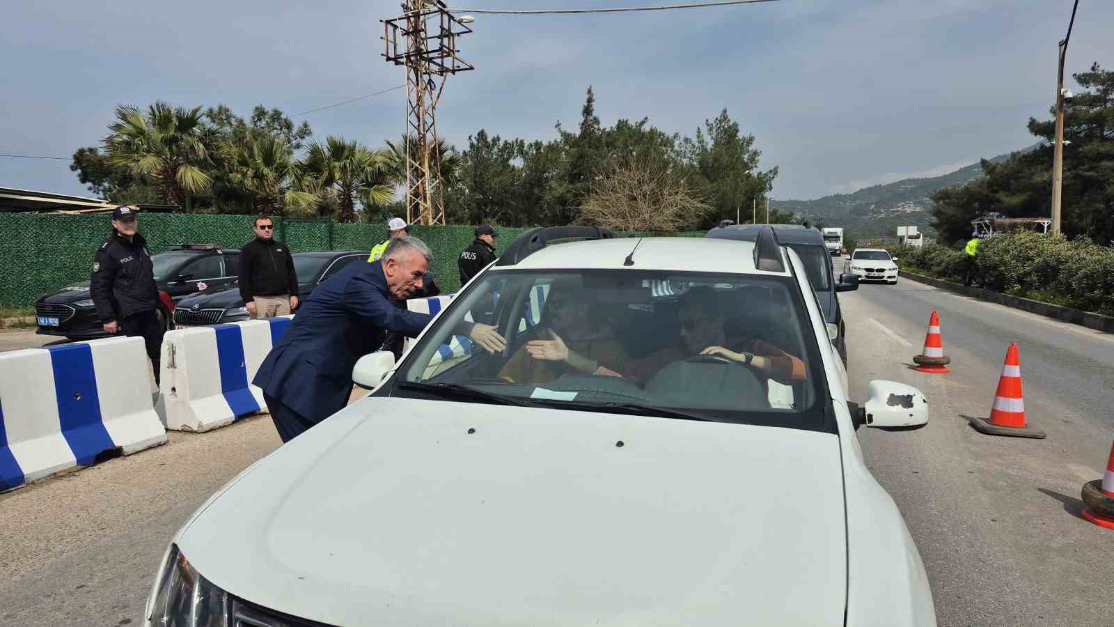 bodrumda bayram denetimleri siki 1 gunde 25 bin arac girdi 4 Q2kGv1Ju