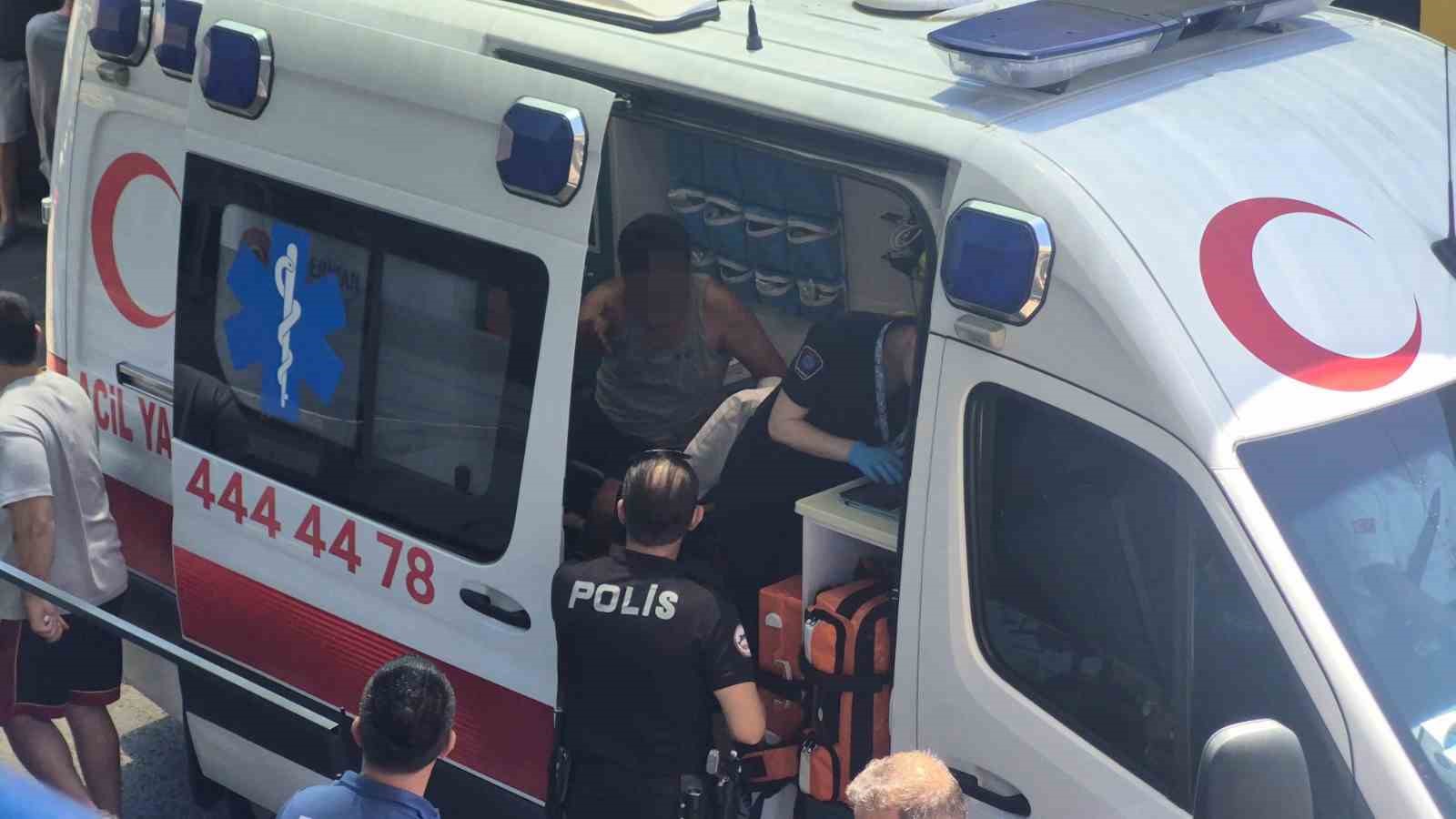 bodrumda bicakli saldirgan panigi 4 BcQ5qkuX