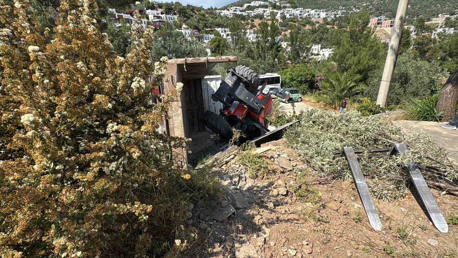 bodrumda devrilen kamyonda sikisan 3 kisi kurtarildi 2 3QndySPO