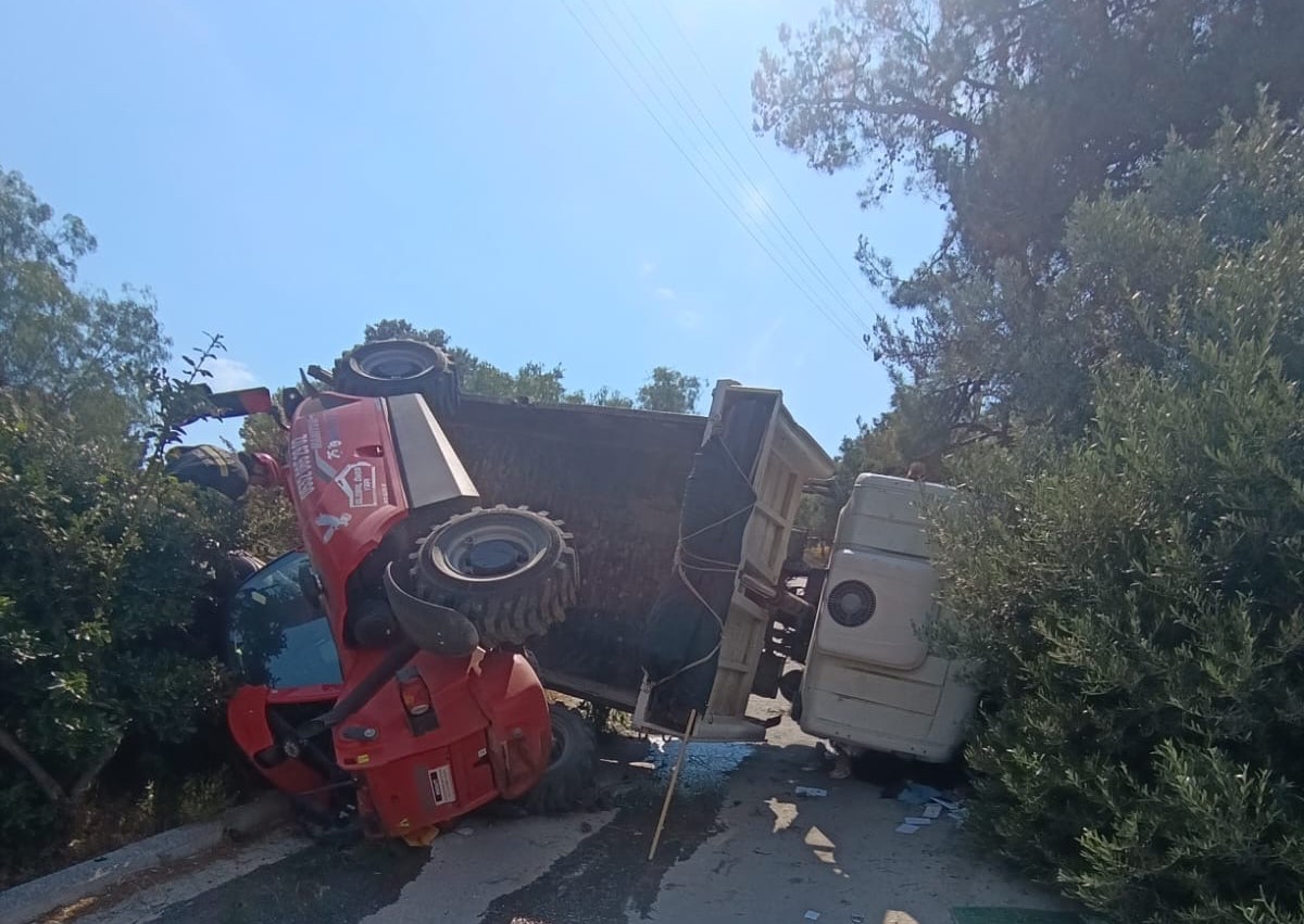 bodrumda devrilen kamyonda sikisan 3 kisi kurtarildi 4 NPHynBQl