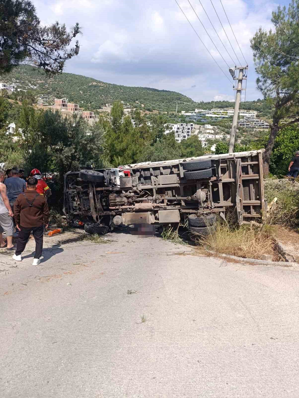 bodrumda devrilen kamyonda sikisan 3 kisi kurtarildi 5 L6QDfrrm
