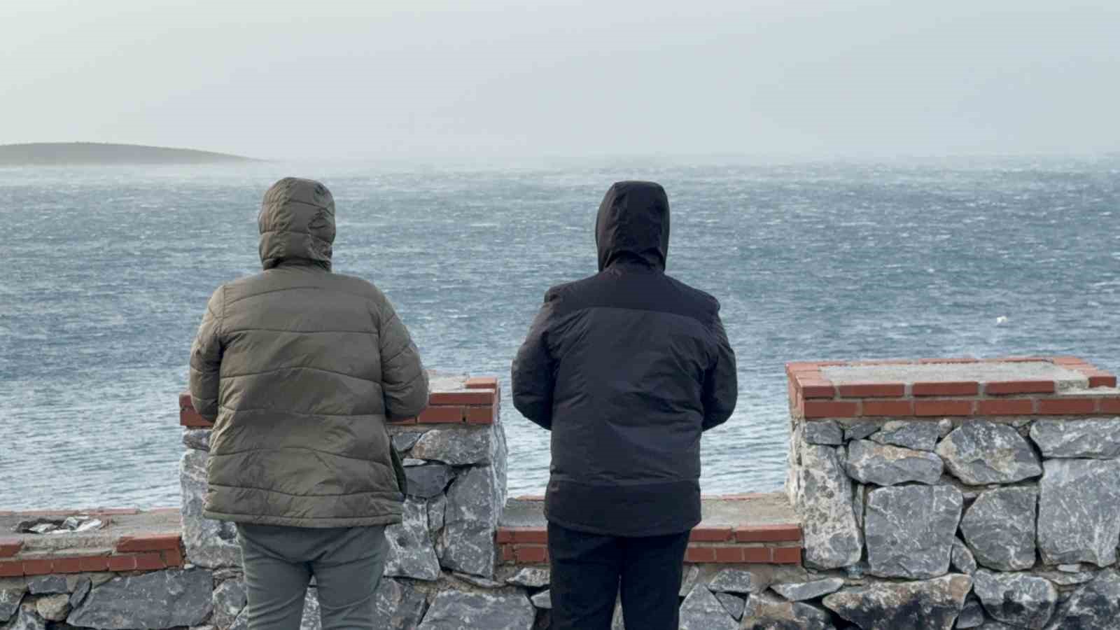 bodrumda firtinada deniz ortasindaki doga olayi gorenleri sasirtti 3