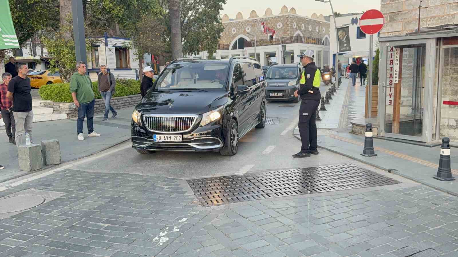 Bodrum’da gece baskını: Korsan taşımacılığa geçit yok 4 bodrumda gece baskini korsan tasimaciliga gecit yok 0 gmVSSmBK