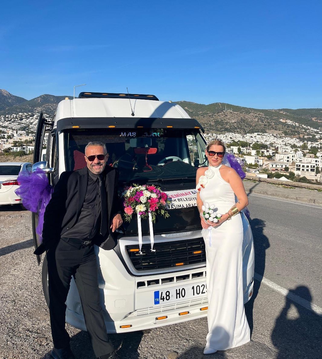 bodrumda gelin dolmusu ilce sokaklarini senlik alanina cevirdi 2 eB8OROlU