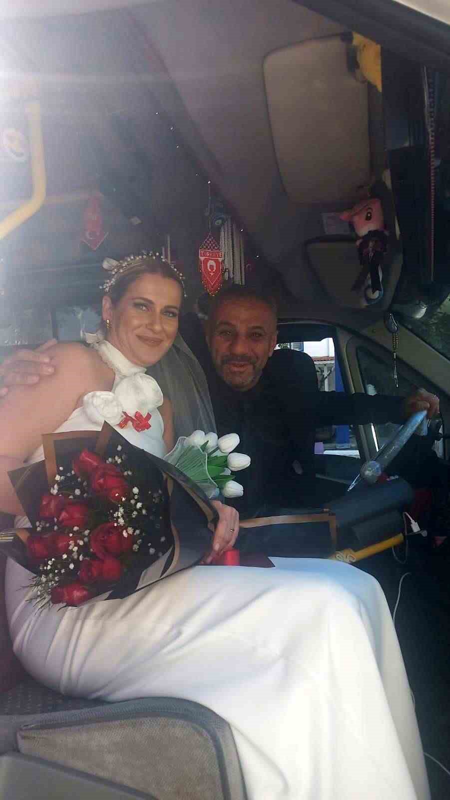bodrumda gelin dolmusu ilce sokaklarini senlik alanina cevirdi 3 lkYweN6E