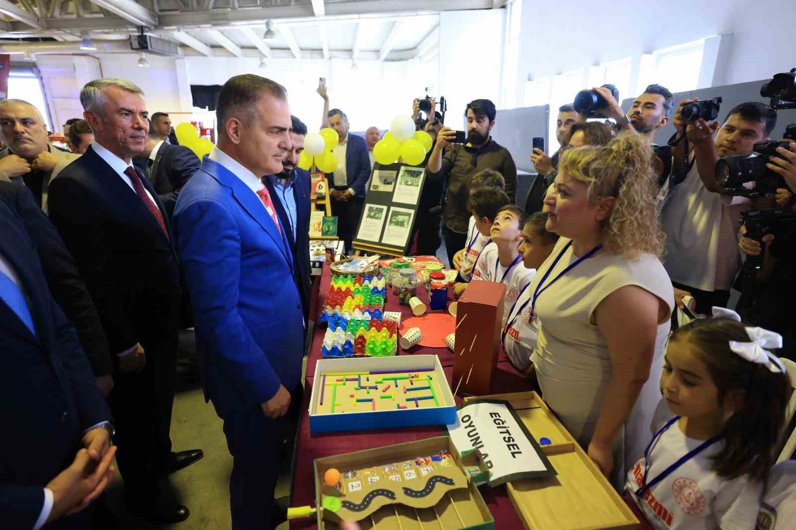 Bodrum’da gençlik seferberliği: "3 bin öğrenci yaz okulunda buluştu" 10 bodrumda genclik seferberligi 3 bin ogrenci yaz okulunda bulustu 6 aXFVjvfs