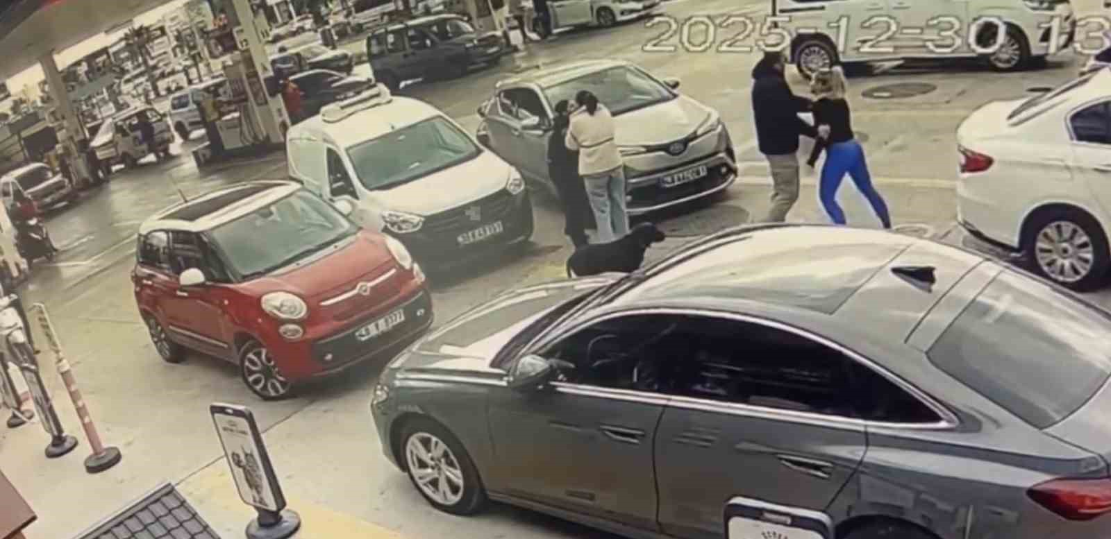 Bodrum’da maddi hasarlı kazanın kavgası büyük oldu 5 bodrumda maddi hasarli kazanin kavgasi buyuk oldu 1 hj4PLpDY