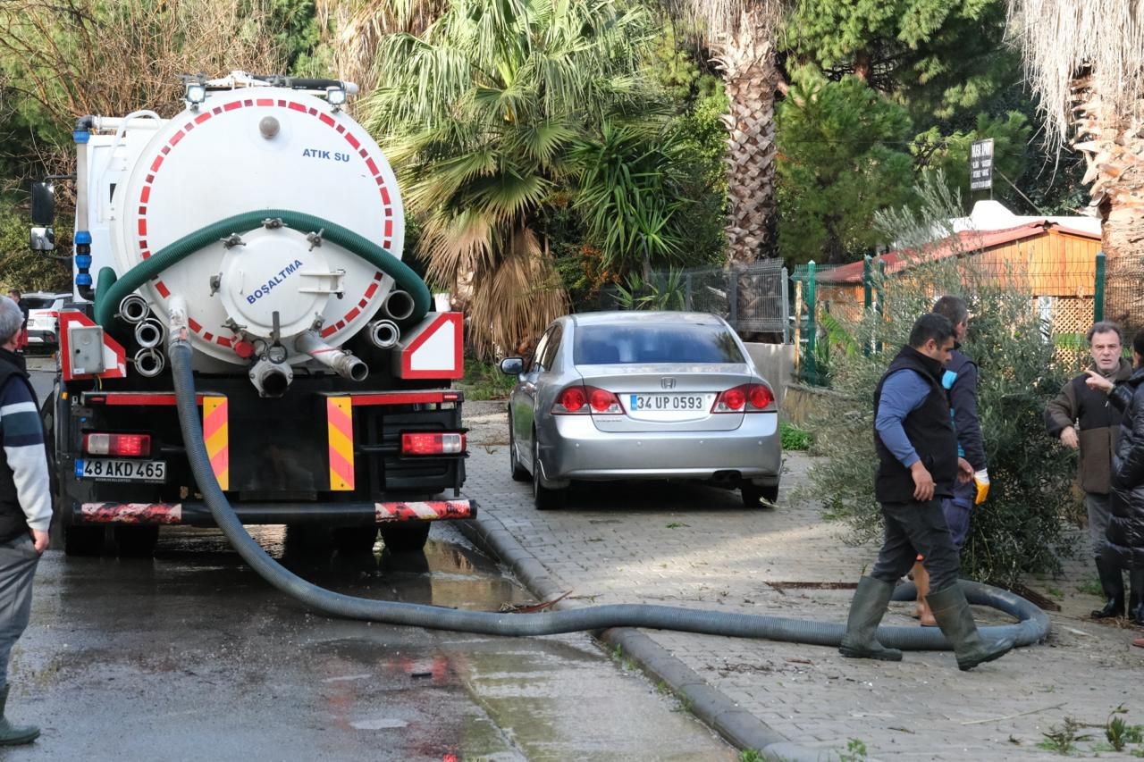 bodrumda saganak yagisin bilancosu 101 ev 8 is yerinde su baskini yasandi 0