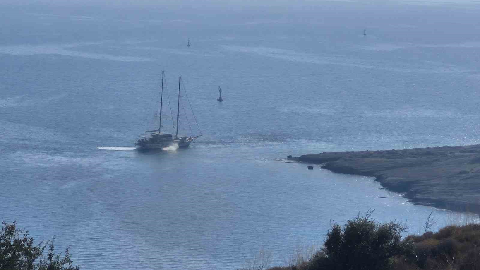 bodrumda yelkenli tekne karaya oturdu 2