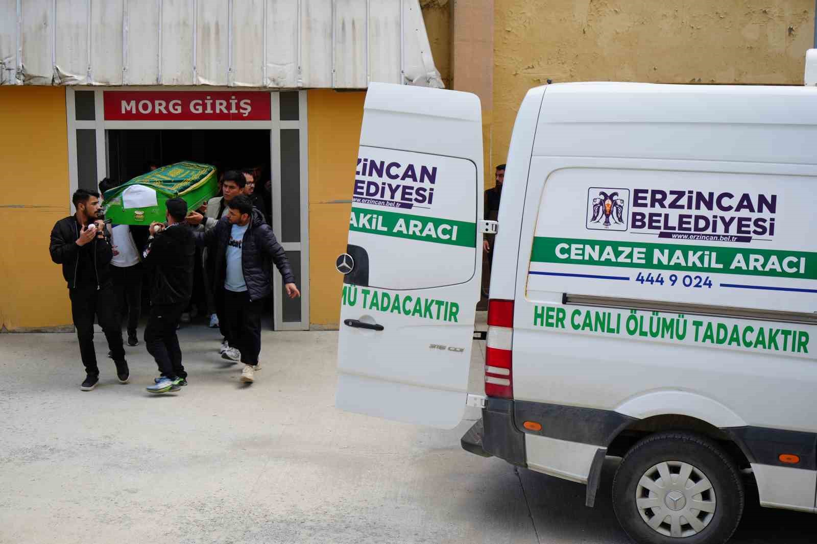 bodrumdaki gocmen faciasinda hayatini kaybeden 9 kisi erzincanda defnedildi 0 5J9anLKO