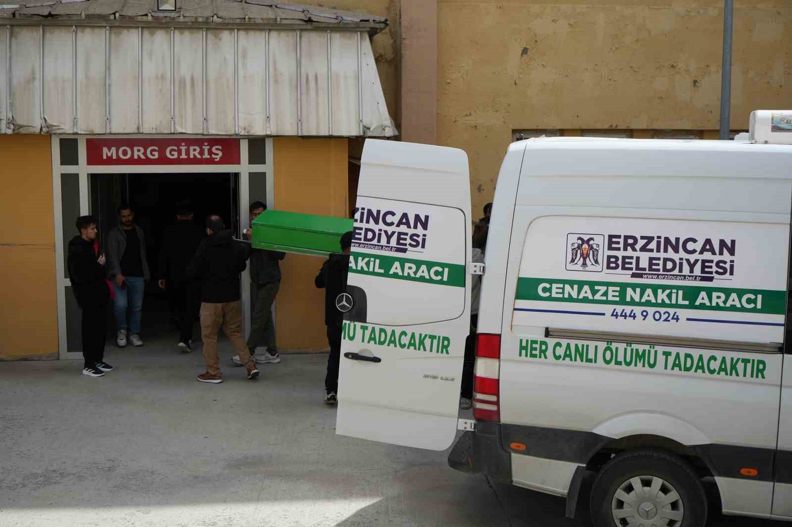 bodrumdaki gocmen faciasinda hayatini kaybeden 9 kisi erzincanda defnedildi 2 4Wyqh276