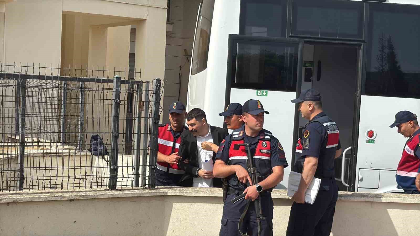 bodrumdaki rusvet davasinda belediye meclis uyesi niyazi atare ve ibrahim cirakogluna 5er yil hapis 72LmZnlI