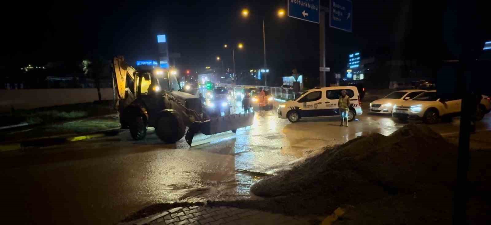 bodrumu saganak vurdu arac suruklendi evleri su basti 1 mcgvC9gS