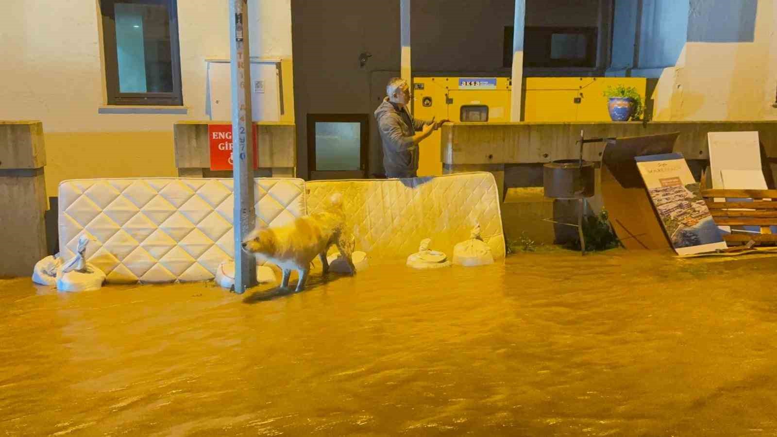 bodrumu sel vurdu evler ve is yerlerini su basti 3 ibzYgEDv