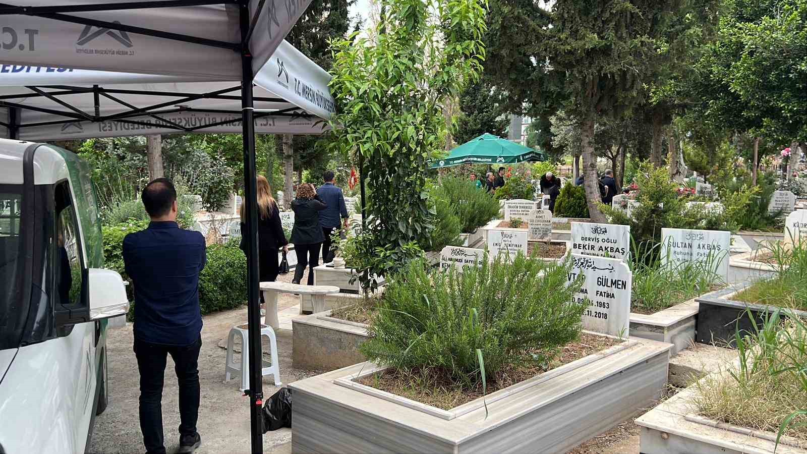 bogazina cilek kacarak hayatini kaybeden minik mustafa mersinde topraga verildi 0 esTUP4e3