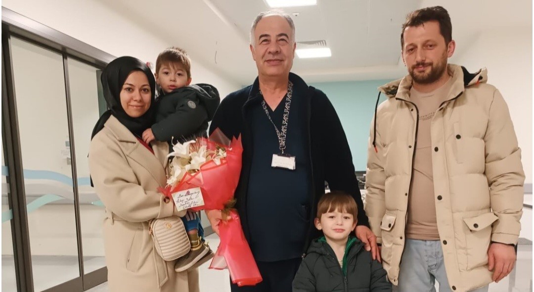 bogazina seker kacan 3 yasindaki cocuk heimlich manevrasiyla kurtarildi 1