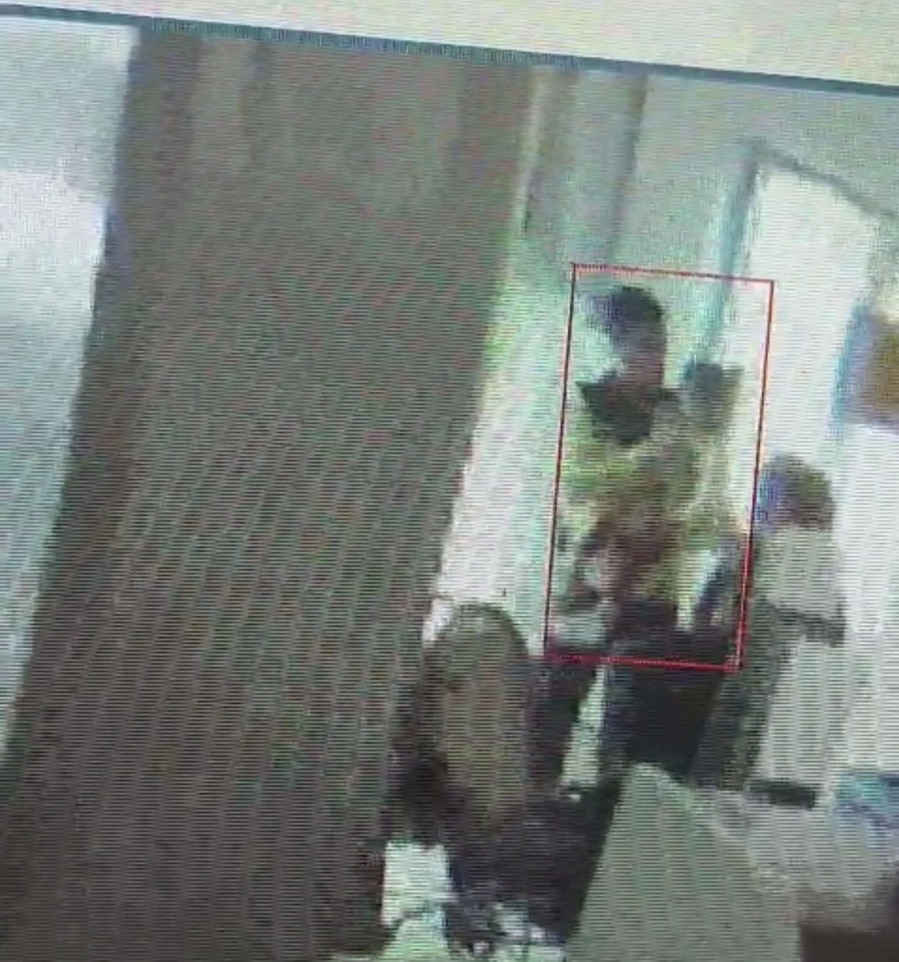 Boğazına şeker kaçan küçük kızı, jandarmanın Heimlich manevrası kurtardı 5 bogazina seker kacan kucuk kizi jandarmanin heimlich manevrasi kurtardi 1 cjd8ubXD