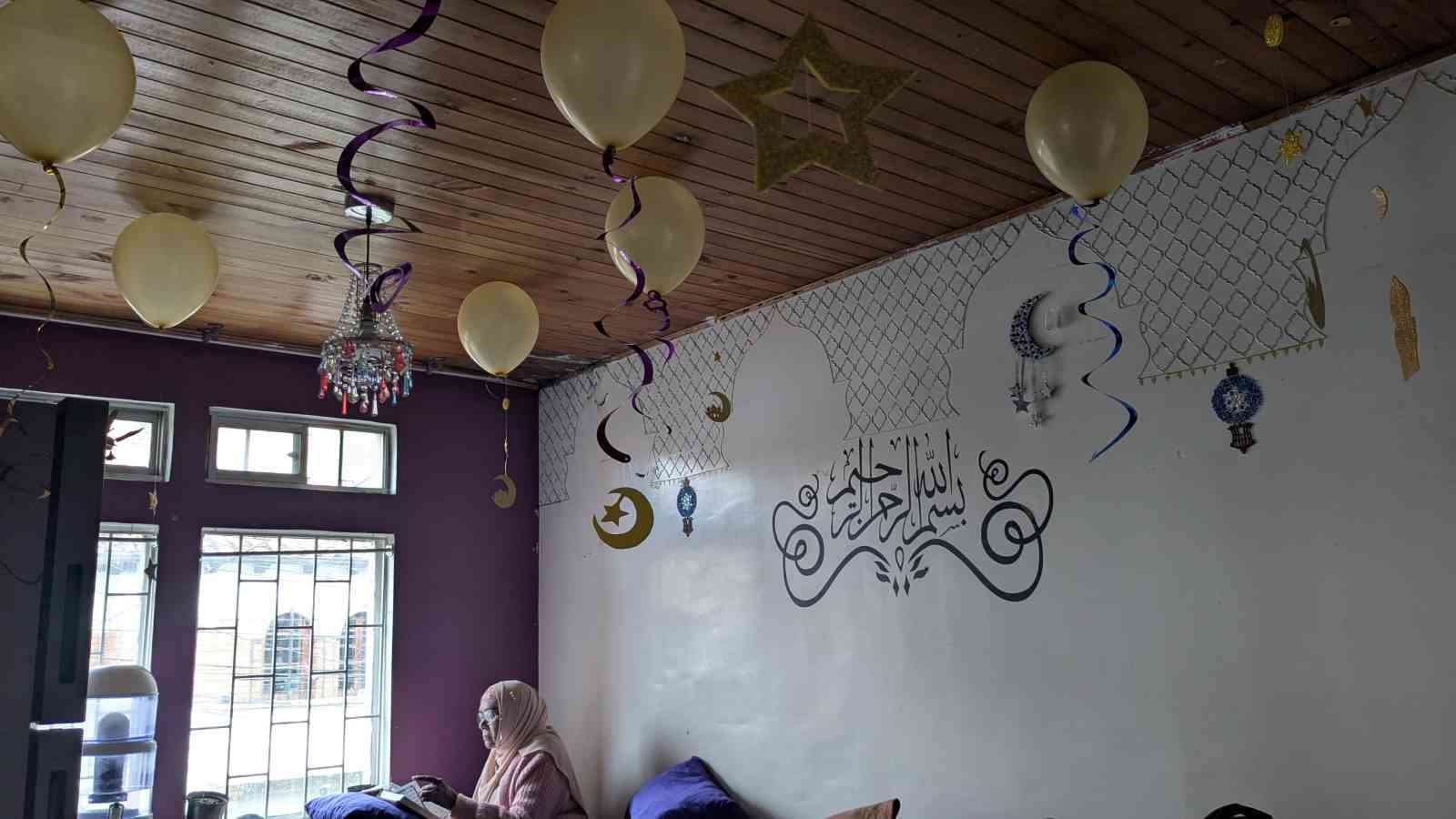 bogotataki musluman topluluk iftarini estambul camiinde yapiyor 10 FO3JGEUa