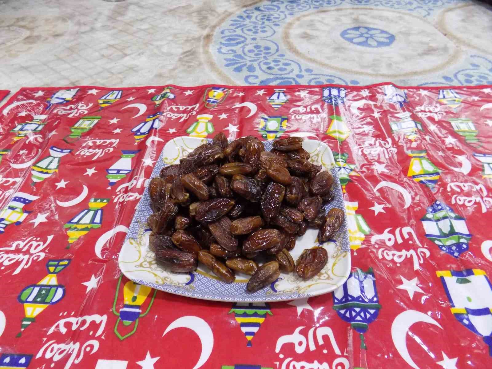 bogotataki musluman topluluk iftarini estambul camiinde yapiyor 6 8p3w4QFE