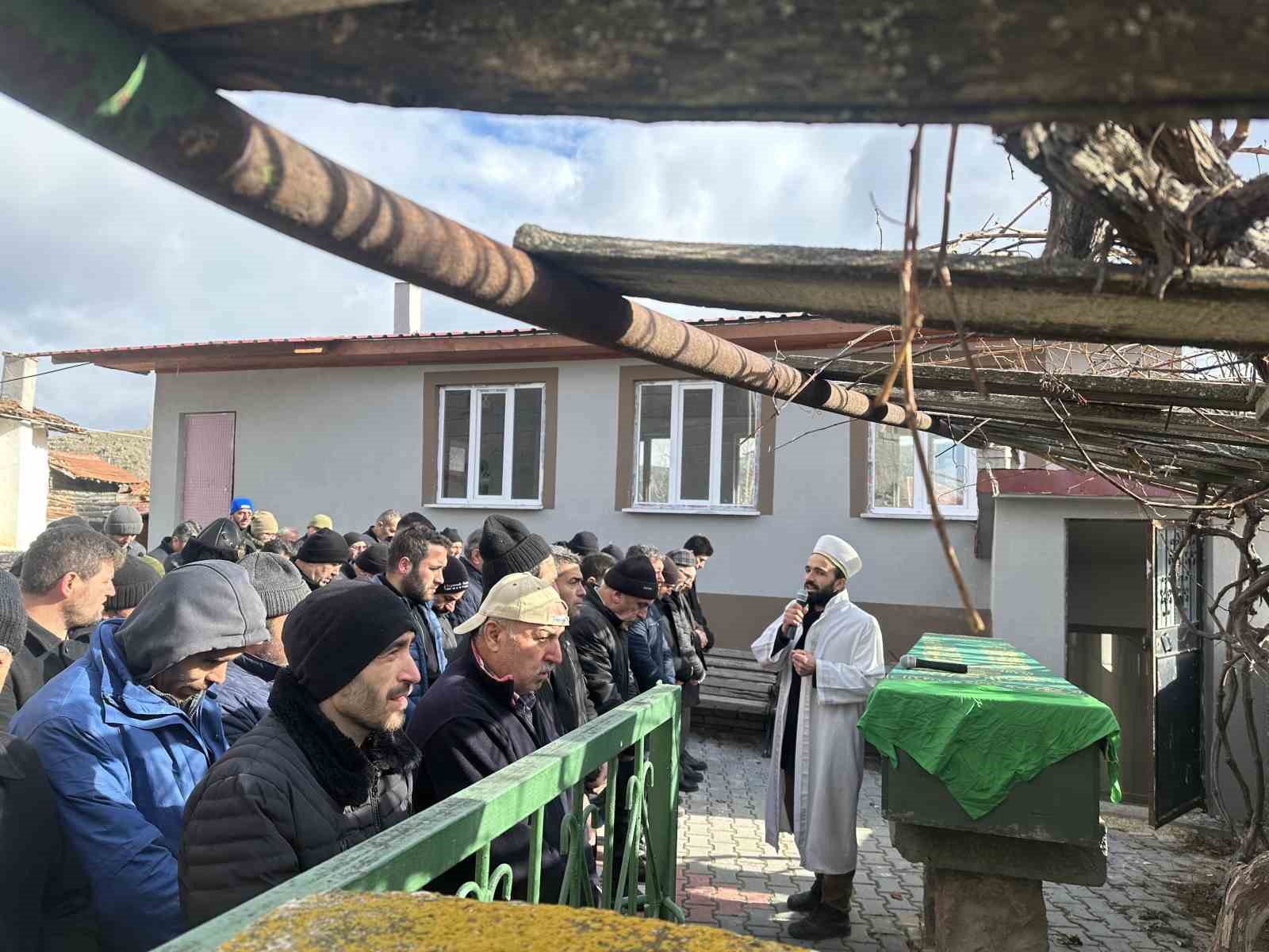 bogularak oldurulen kadin son yolculuguna ugurlandi 0 eEvTgrzw