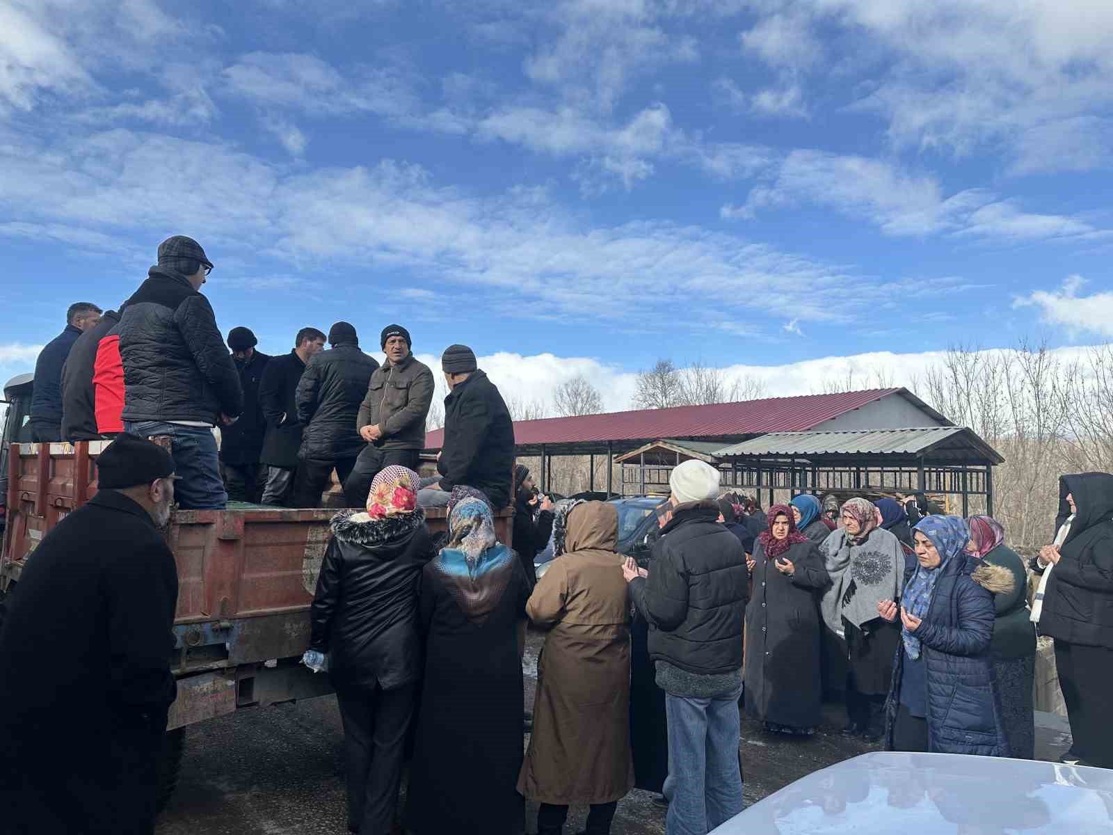 bogularak oldurulen kadin son yolculuguna ugurlandi 2 3Nml6K2Y
