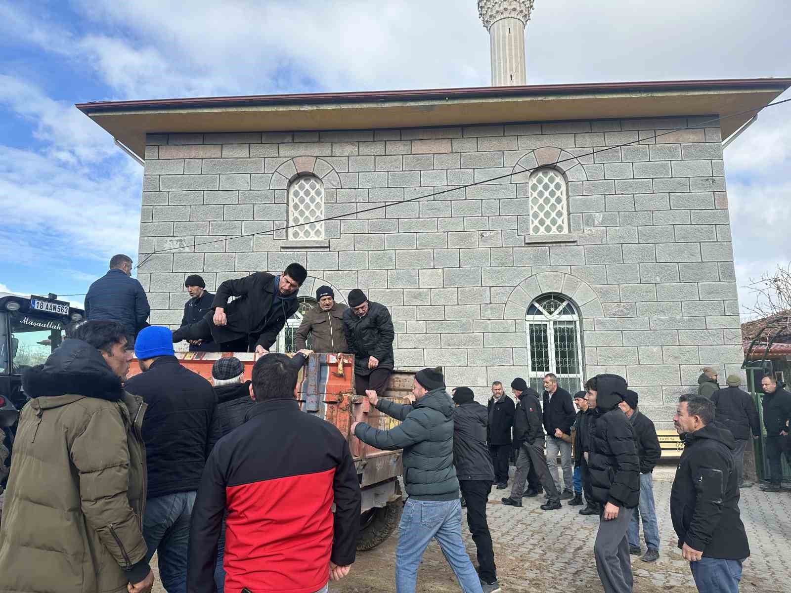 bogularak oldurulen kadin son yolculuguna ugurlandi 3 kKUGWusE