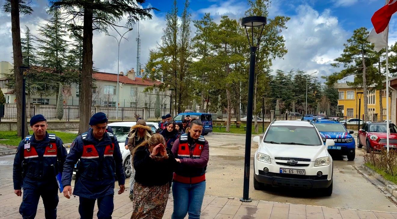bohcaci kiliginda geldikleri koyde 880 bin tllik soygun yaptilar 1 dRvVMvUm