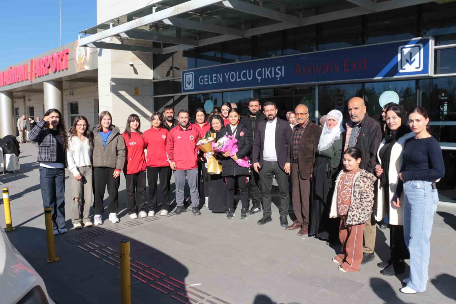 boksta avrupa 2si olan asmin cabasa cizrede coskulu karsilama 10 dWucMBhc