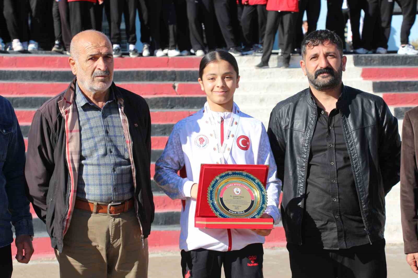 boksta avrupa 2si olan asmin cabasa cizrede coskulu karsilama 5 OhIOC7t2