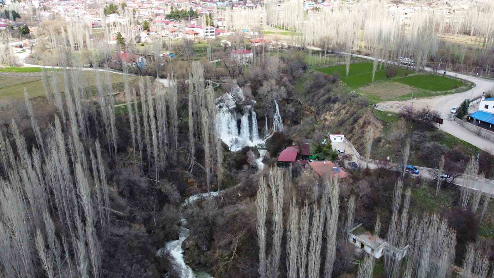bol yagislar sizir selalesini costurdu 1 A2RBw7d4