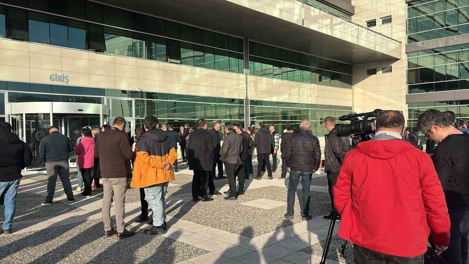 bolu belediye baskani ozcan tutuklama talebiyle mahkemeye sevk edildi 2 GBqjuFwD