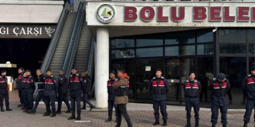 bolu-belediyesi-didik-didik-araniyor-3-kisi-hakkinda-daha-gozalti-karari-verildi-v1R7Z4qu.jpg