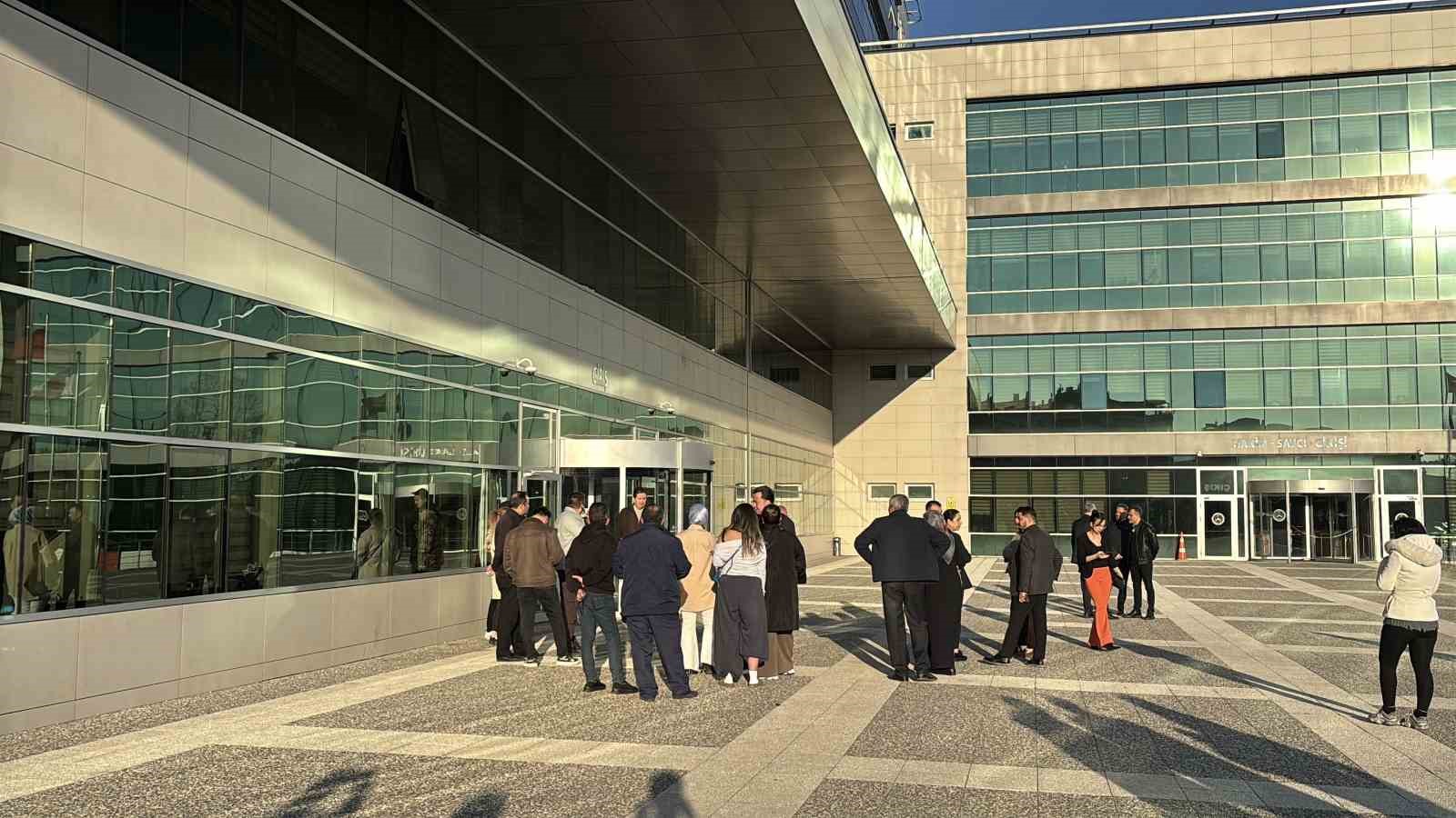 bolu belediyesi sorusturmasinda serbest birakilan 3 kisi savcinin itirazi uzerine tutuklandi 3