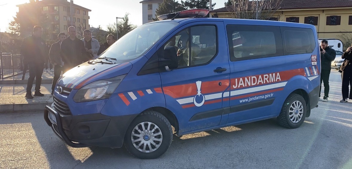 bolu belediyesi sorusturmasinda serbest birakilan 3 kisi savcinin itirazi uzerine tutuklandi 5 Qwl422jn