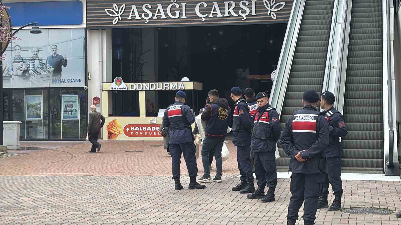 bolu belediyesinde jandarma ekipleri inceleme calismasini bitirdi evraklar goturuldu 3 zGeHYaME
