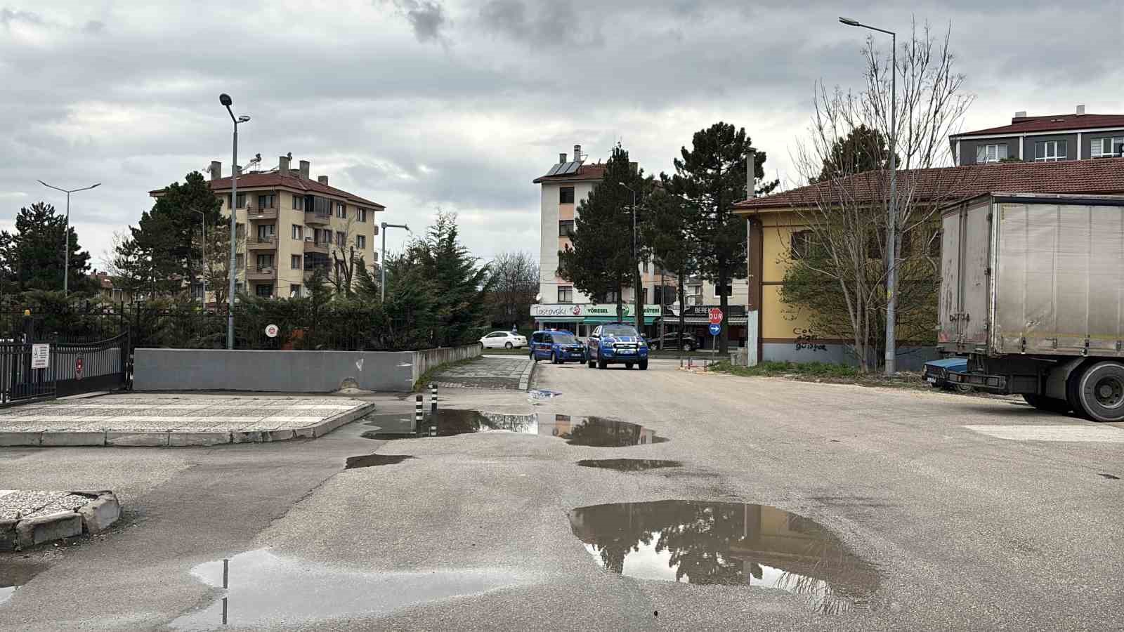 bolu belediyesinde yurutulen sorusturmada gozaltina alinan 3 kisi adliyeye sevk edildi 3 N5gbDIzH