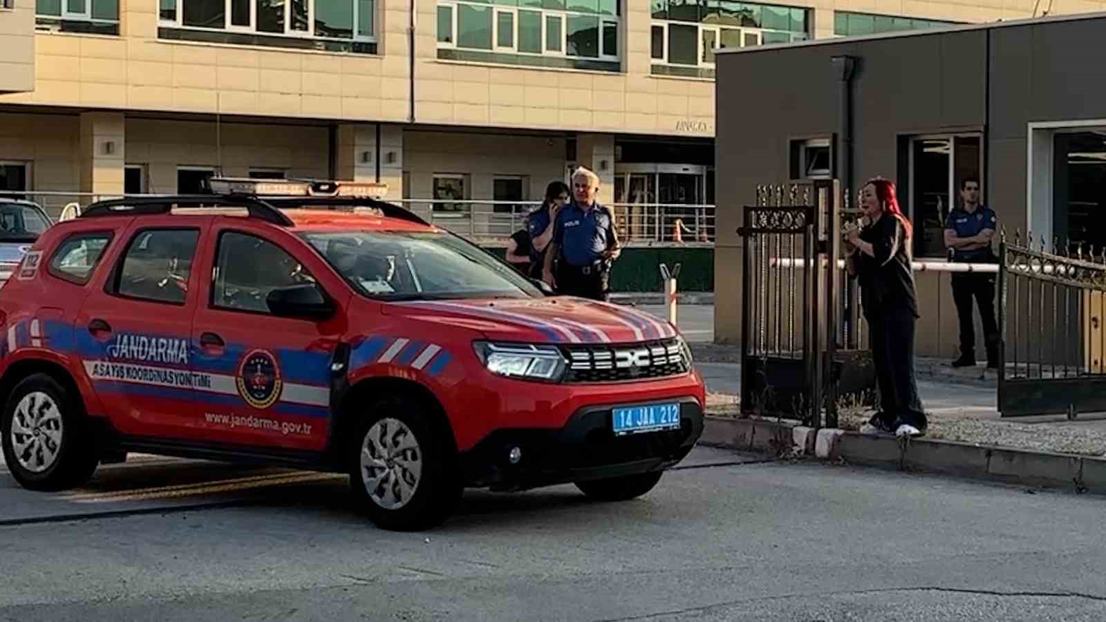 Bolu Belediyesi’ne ‘zimmet’ operasyonu: Özel Kalem Müdürü tutuklandı 4 bolu belediyesine zimmet operasyonu ozel kalem muduru tutuklandi 0 Be7TqlYS