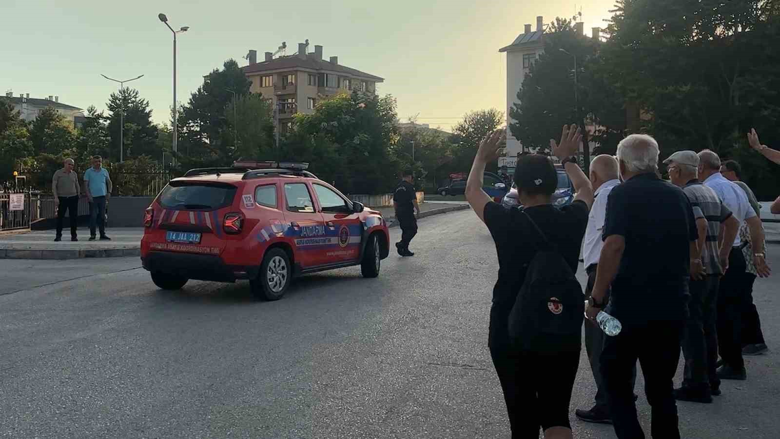 Bolu Belediyesi’ne ‘zimmet’ operasyonu: Özel Kalem Müdürü tutuklandı 5 bolu belediyesine zimmet operasyonu ozel kalem muduru tutuklandi 1 7zD6IOEW