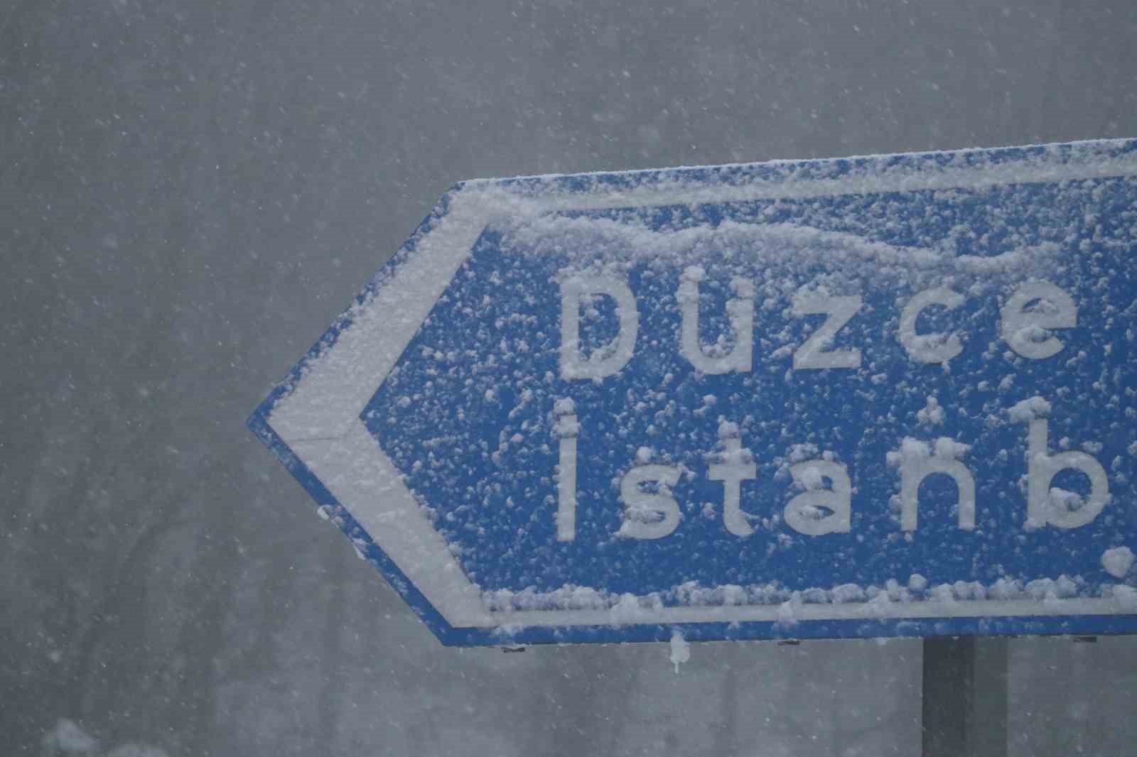 bolu dagi beyaza burundu kar kalinligi 10 santimetreye ulasti 3 5rUAyb52