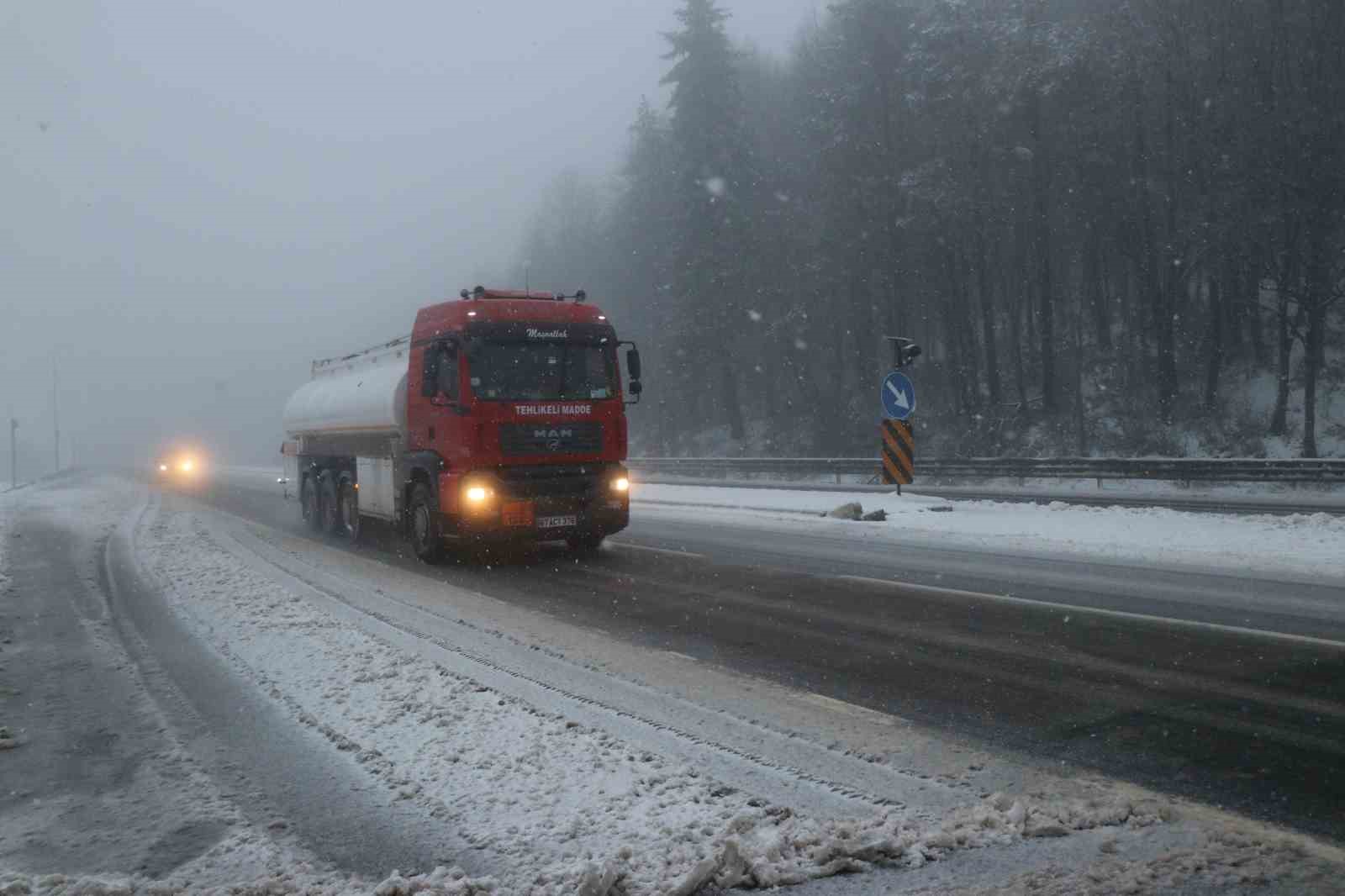 bolu dagi beyaza burundu kar kalinligi 10 santimetreye ulasti 7 WNV8E1st