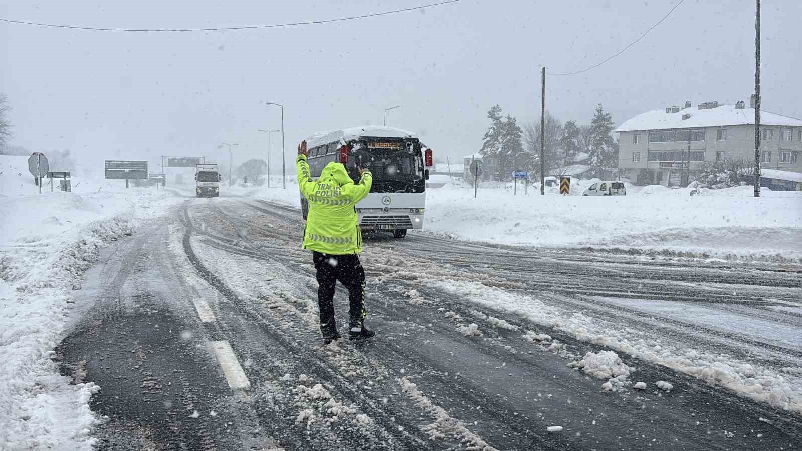 bolu dagi gecisi agir tonajli arac gecisine gelis gidis acildi 2 aJOwnGyw