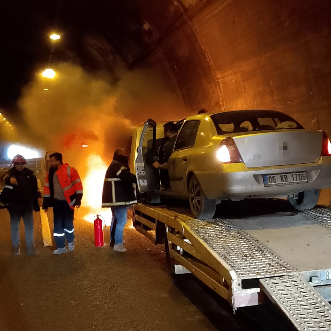 bolu dagi tunelinde oto kurtarici alevlere teslim oldu 0 tU8ghunH