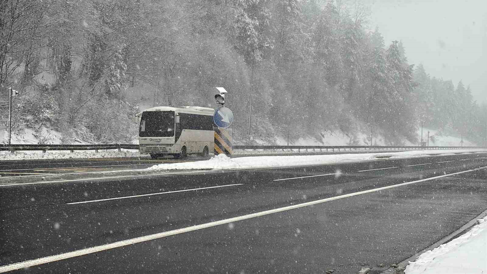 bolu daginda kar yagisi suruyor 1 SE4TnuXX